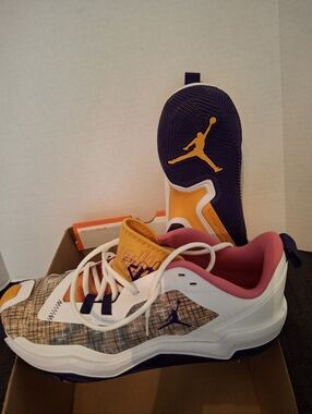 Mens Nike Athletic Shoes.                        (Jordan One Take 4)